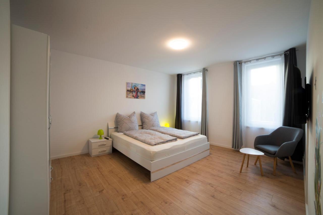 Schoene Ferienwohnung 78M2, 3 Schlafzimmer, 2 Baeder, Zentrumnah, 1Og Erfurt Eksteriør bilde