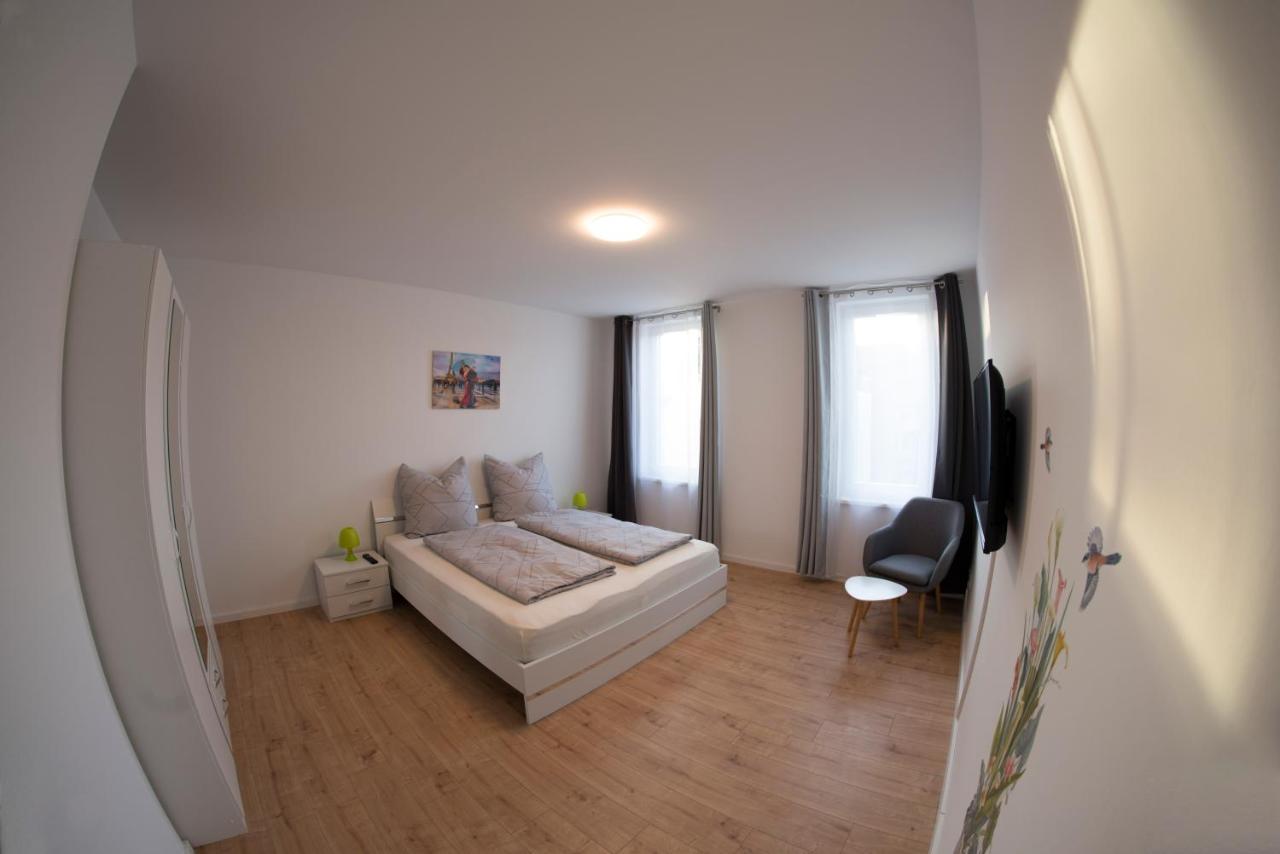 Schoene Ferienwohnung 78M2, 3 Schlafzimmer, 2 Baeder, Zentrumnah, 1Og Erfurt Eksteriør bilde