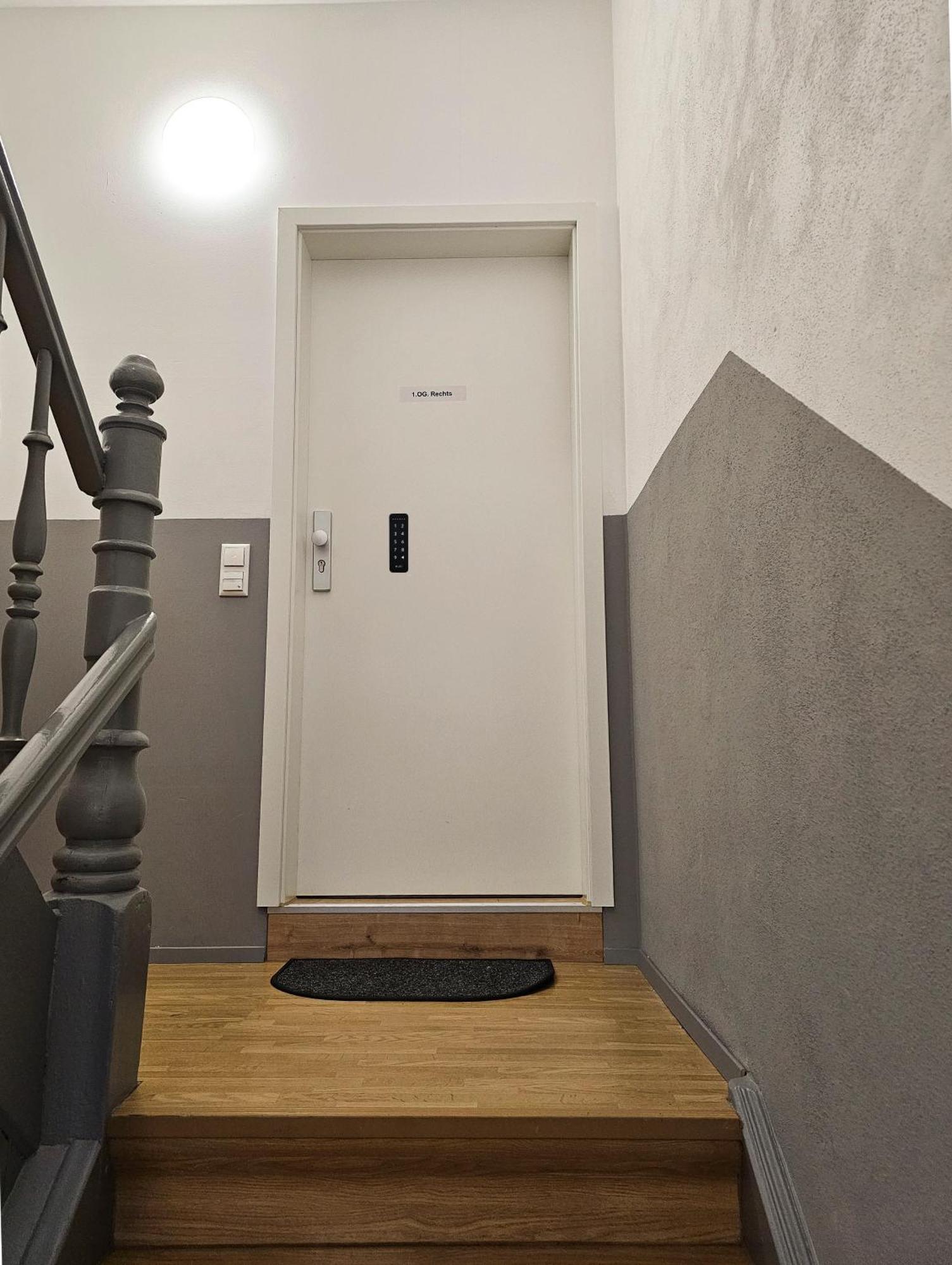 Schoene Ferienwohnung 78M2, 3 Schlafzimmer, 2 Baeder, Zentrumnah, 1Og Erfurt Eksteriør bilde